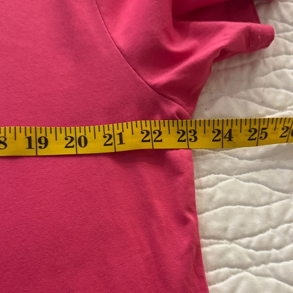 Buc-ee’s Pink Graphic Short Sleeve Tee - Picture 8 of 9